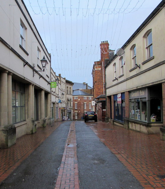 WNW along Threadneedle Street, Stroud © Jaggery :: Geograph Britain and ...