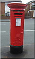 Elizabeth II postbox on The Straits, Dudley