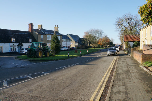 The centre of Haddenham © Bill Boaden :: Geograph Britain and Ireland