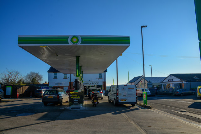 Great Torrington : BP Petrol Station © Lewis Clarke cc-by ...