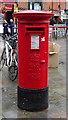 TA0339 : Elizabeth II postbox on Wednesday Market, Beverley by JThomas