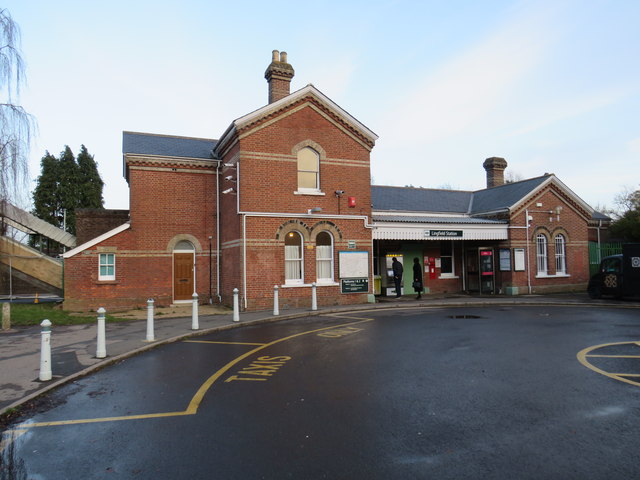 Lingfield railway station © Malc McDonald :: Geograph Britain and Ireland