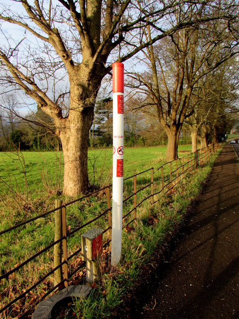 Underground gas pipeline marker pole,... © Jaggery :: Geograph Britain ...