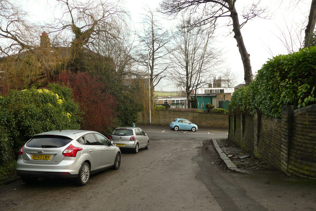Street leading to Stoneleigh from Halifax Road, Brighouse
