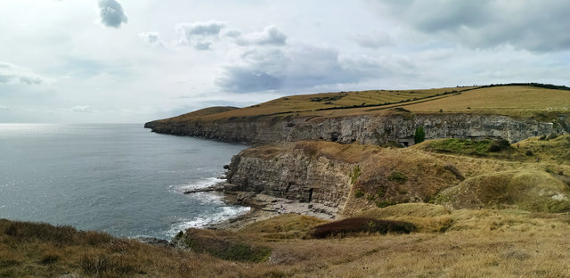 View towards Seacombe Quarry and cliffs below East Man