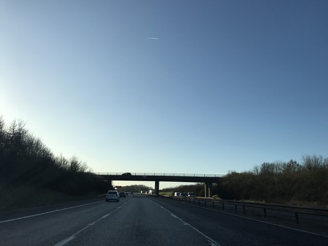 Bridge carrying A4095 over M40