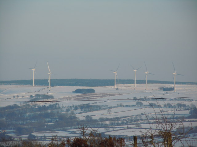 Fferm Wynt Alltwalis yn yr eira / Alltwalis Wind Farm in the snow