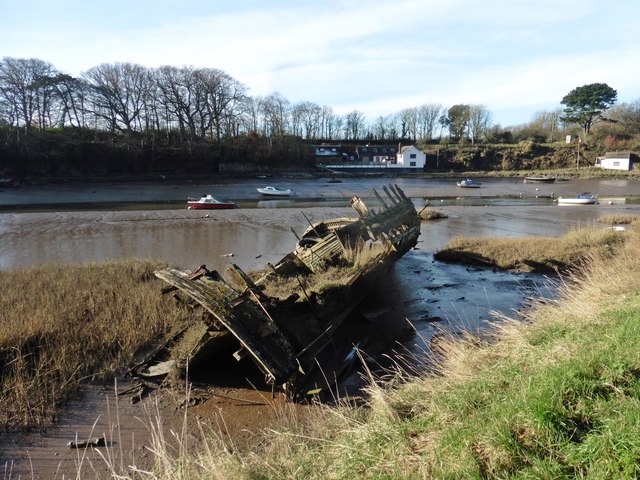 Old wreck in Fremington Pill
