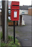 SJ9704 : Elizabeth II postbox on Broad Lane, Springhill by JThomas
