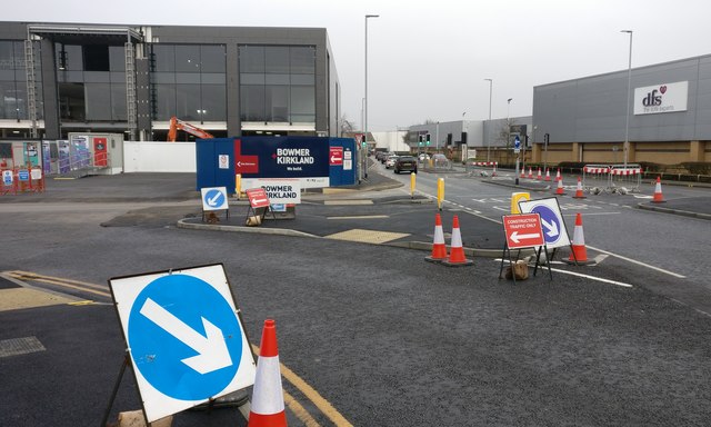 Construction work along Grove Way © Mat Fascione cc-by-sa/2.0 ...