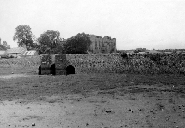 Carew Bridge, 1954 © David M Murray-Rust :: Geograph Britain and Ireland