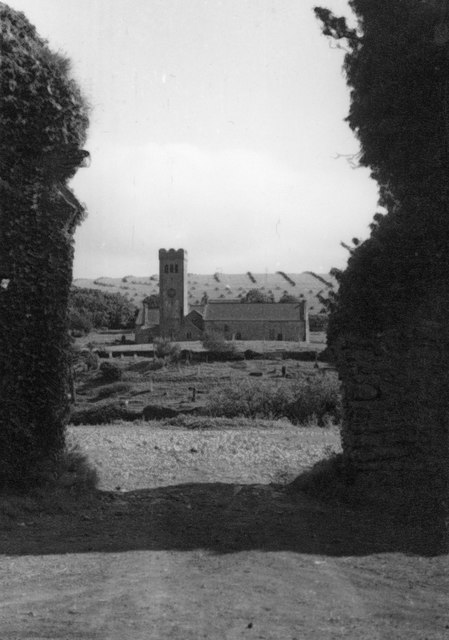 Manorbier Castle, 1954  4