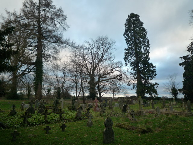 Churchyard at St. Michael's Church... © Fabian Musto cc-by-sa/2.0 ...