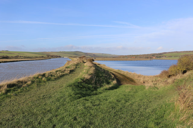 cut-off-point-for-the-river-cuckmere-s-andrew-diack-cc-by-sa-2-0