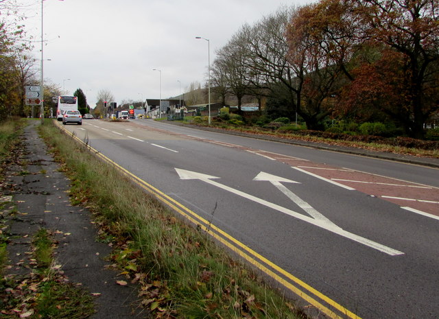 White arrows on the A49, Church Stretton © Jaggery cc-by-sa/2.0 ...