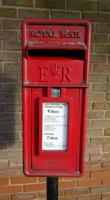 Elizabeth II postbox on Brayton Lane, Brayton