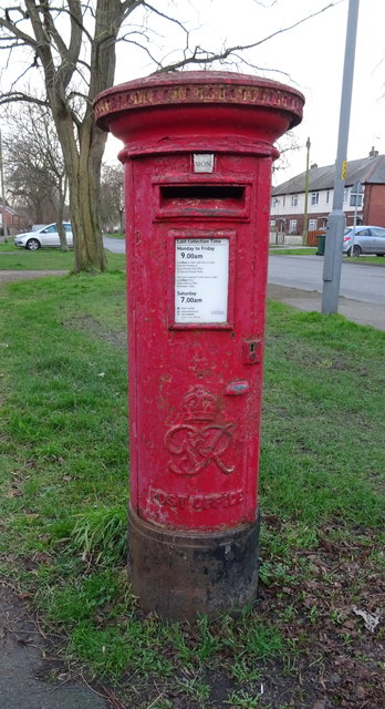 George VI postbox on Abbot's Road, Selby