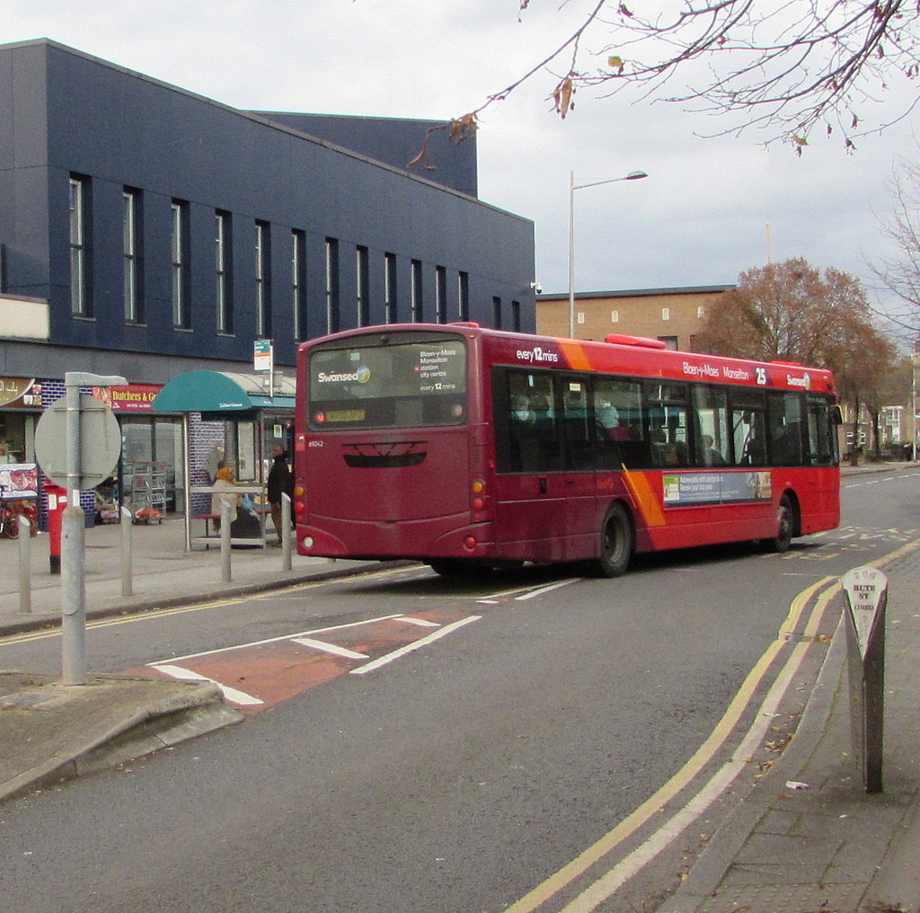 First South & West Wales bus 69242, Bute... © Jaggery :: Geograph ...