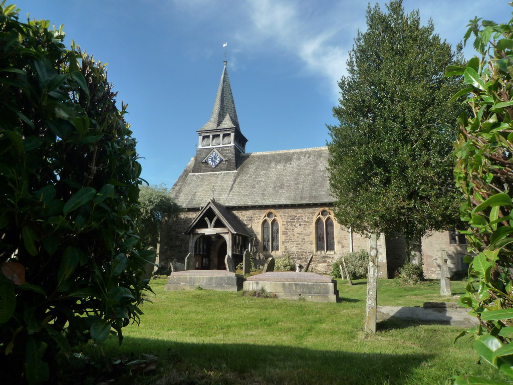 St. Mary's Church (Bucknell) © Fabian Musto cc-by-sa/2.0 :: Geograph ...