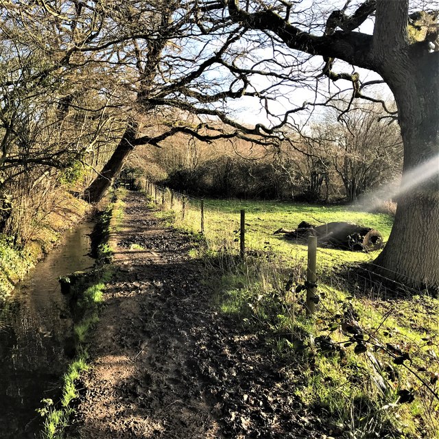 Henfield, Sussex - footpath along the bottom of Spring Hill