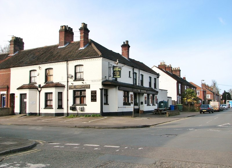 30 Leopold Road - The Beehive public... © Evelyn Simak :: Geograph ...