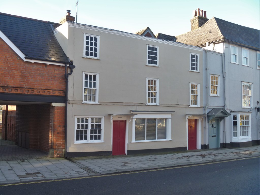 Devizes houses [39] © Michael Dibb cc-by-sa/2.0 :: Geograph Britain and ...