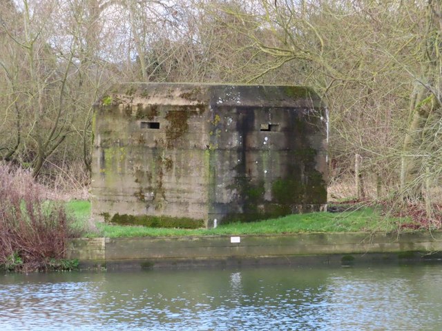 The bank has been repaired © Bill Nicholls :: Geograph Britain and Ireland