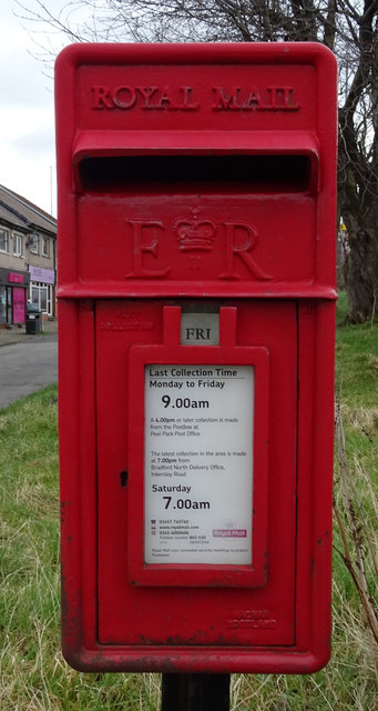 Elizabeth II postbox on Bolton Road (A6176), Bradford