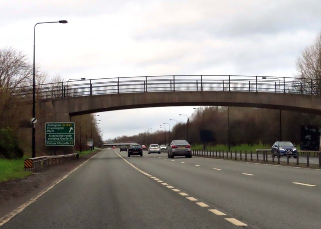 Footbridge Over The A167 © Steve Daniels Cc By Sa20 Geograph