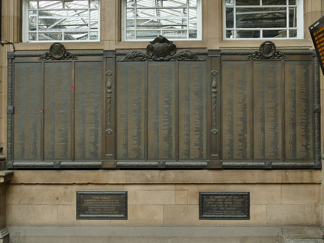 Edinburgh Waverley - NBR memorial