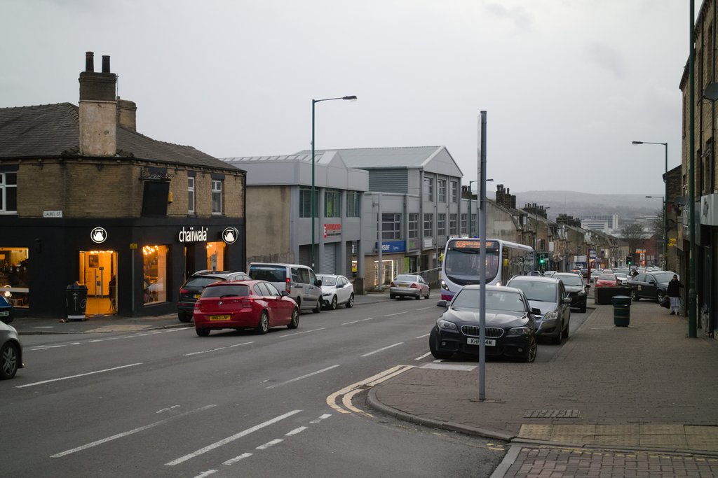 Shops and Traffic on Leeds Road © Mark Anderson cc-by-sa/2.0 ...