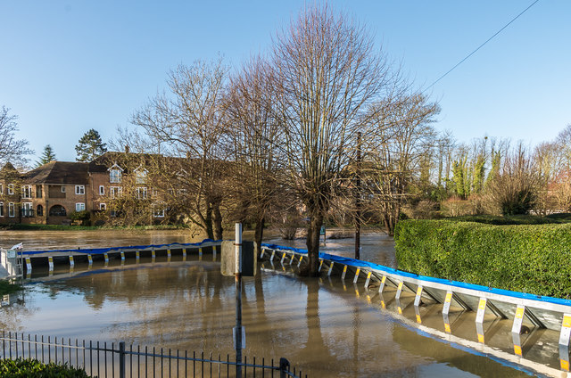 Flood defences - Emlyn Lane