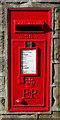 Elizabeth II postbox on Middlegate, Birstall