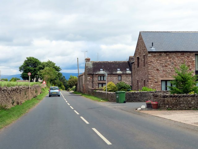 The B5320 passing new houses at Broad Ing