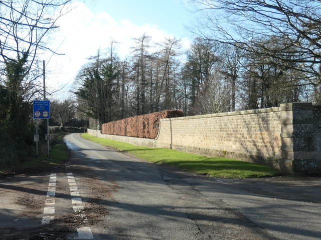 Road heading west to Thorpe