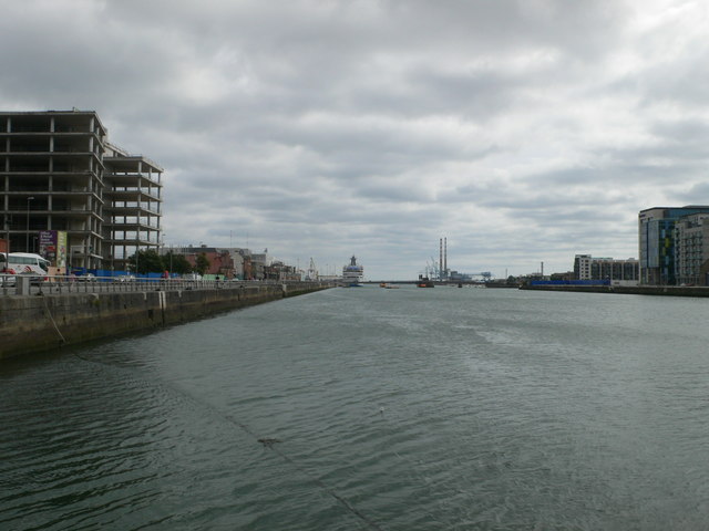View downstream from the Samuel Beckett Bridge