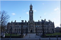 SE1632 : City Hall, Bradford by Ian S