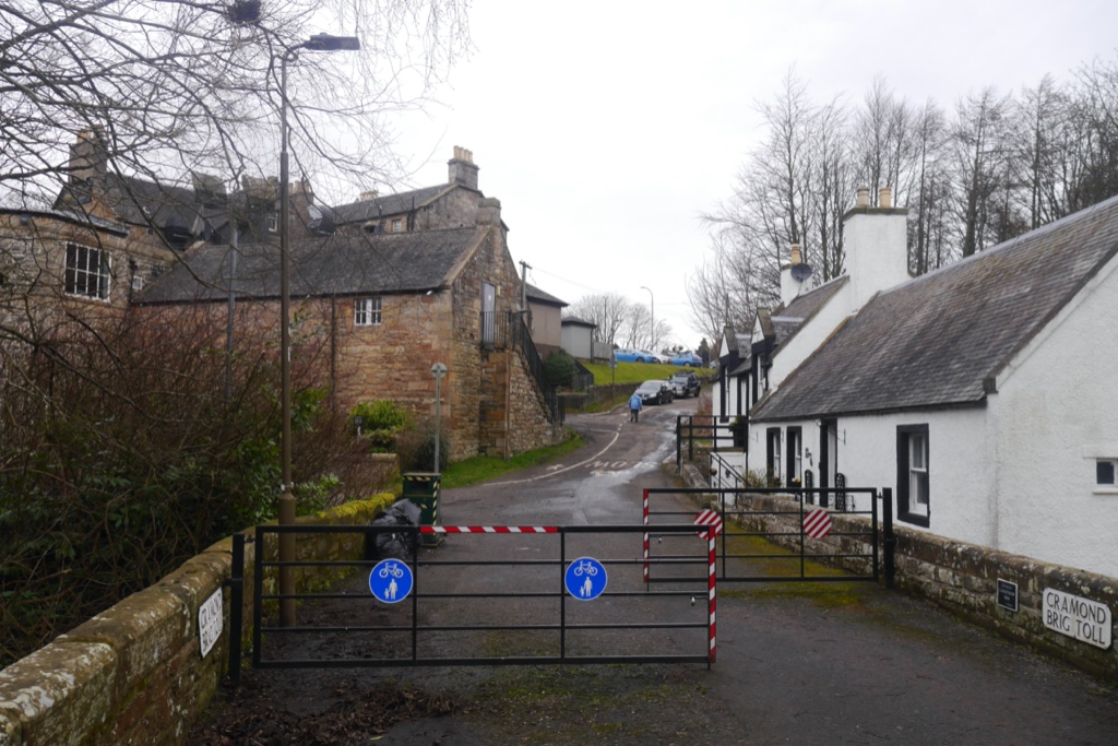 Cramond Brig Toll © Richard Webb :: Geograph Britain and Ireland