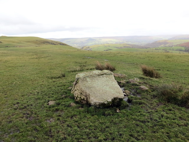 Maenhir ar Fryn Gilwern / Standing stone on Gilwern Hill