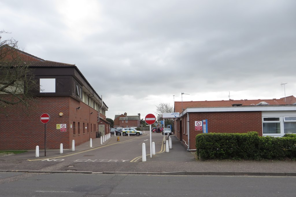 Clacton Hospital: Freeland Road entrance © Duncan Graham cc-by-sa/2.0 ...