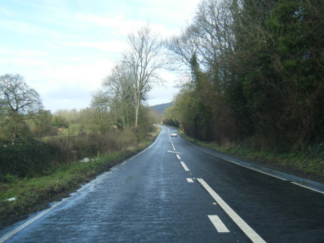 A4173 nearing Upper Wells