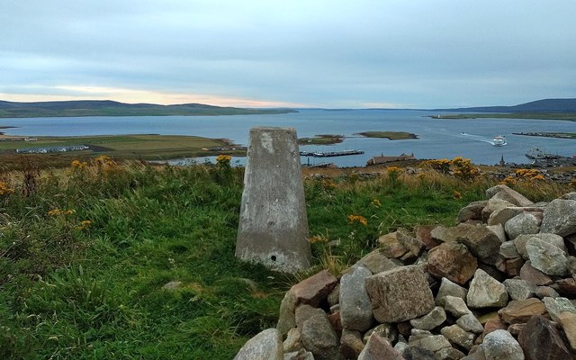 Triangulation pillar and cairn, Brinkies Brae, Stromness, Orkney