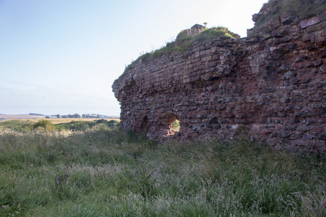 Hole in the curtain wall of Red Castle