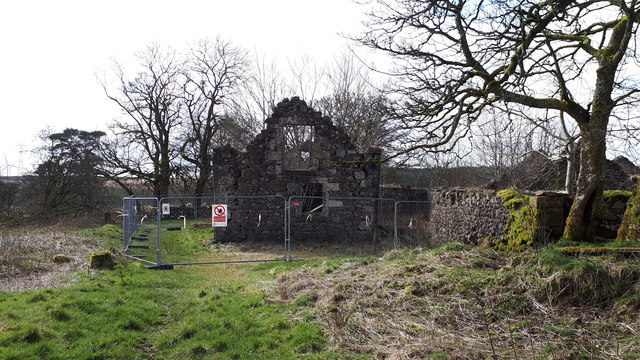 Derelict farm buildings at Muirhead