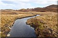 NM9101 : Watercourse connecting Loch Gainmheach and Loch nan CÃ¨ard MÃ²r by Patrick Mackie