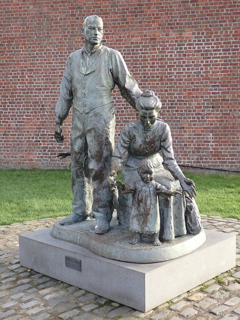 Sculpture "The Emigrants", Liverpool