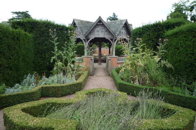Summer House at Hampton Court Gardens (Hope-Under-Dinmore)