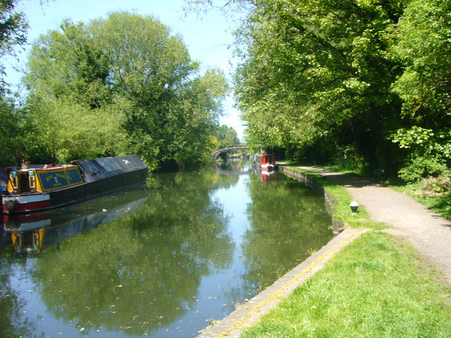 canal boat trips kings langley