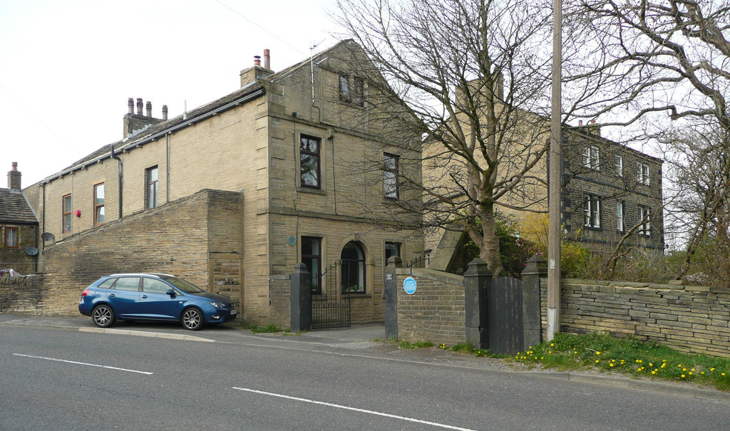 law-hill-house-and-former-school-humphrey-bolton-cc-by-sa-2-0