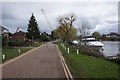 Thames path towards Laleham